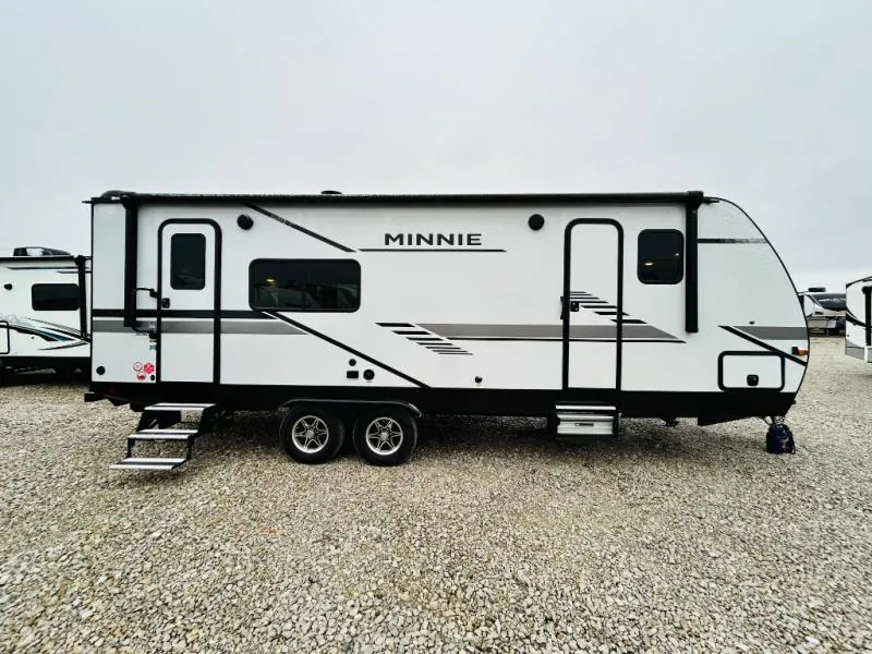 2022 Winnebago Minnie 2529RG - Photo 4