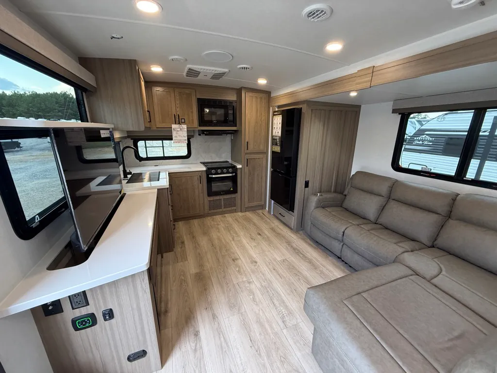 2027 Forest River Rockwood Ultra Lite 2711RK — Photo 5