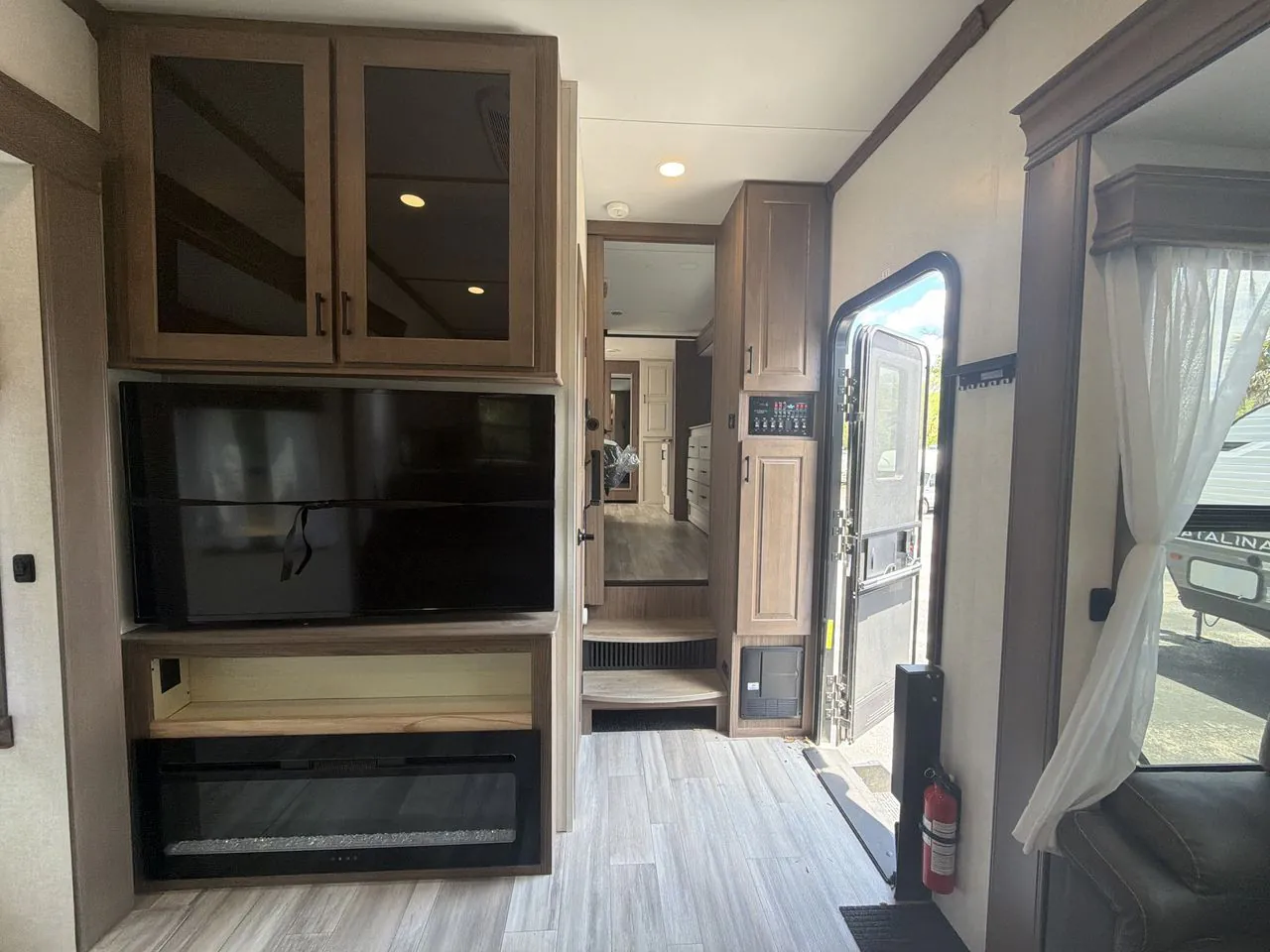 2023 Alliance RV Paradigm 382RK - Photo 4