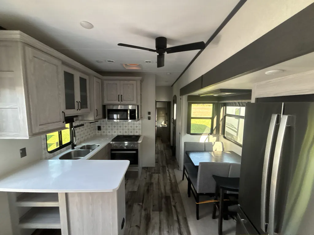 2023 Keystone Montana High Country 377FL, Photos photo 5
