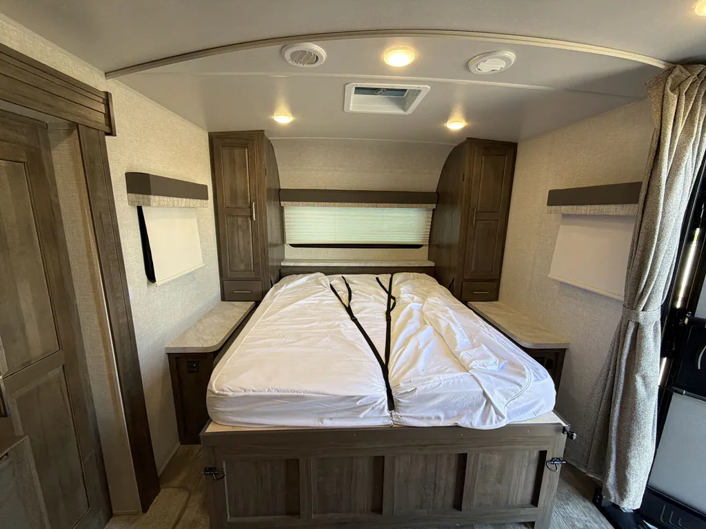 2023 Forest River Flagstaff Micro Lite 25BRDS, Photos photo 15