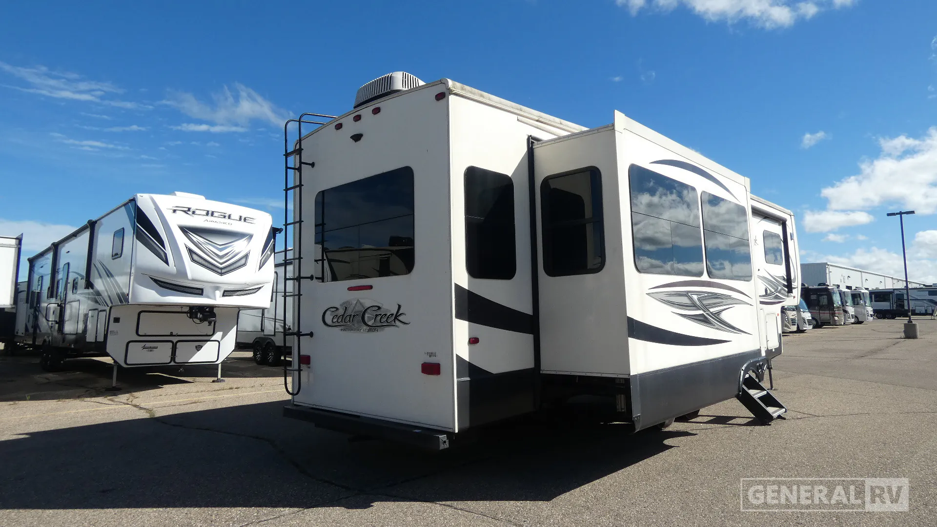2019 Forest River Cedar Creek Hathaway Edition 34IK — Photo 7