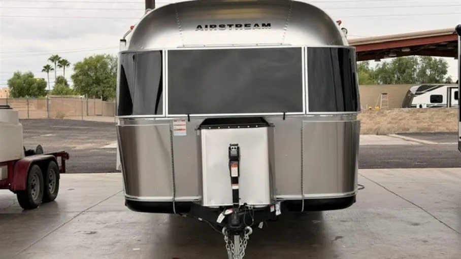 2027 Airstream Classic 28RB - Photo 3