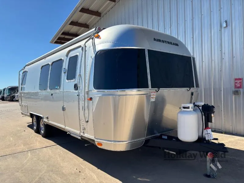 2026 Airstream Flying Cloud 28RB - Photo 2