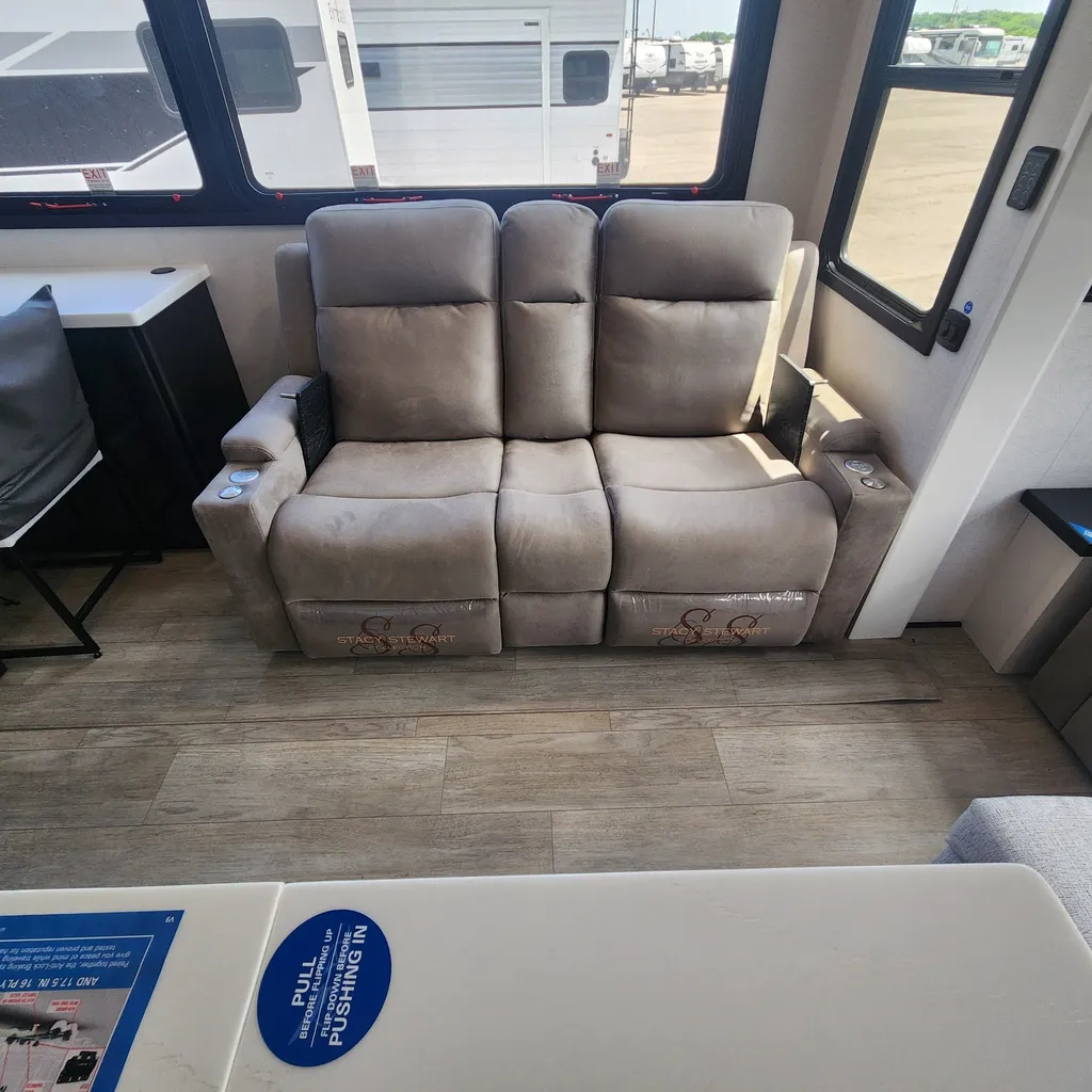 2026 Jayco Pinnacle 36FBTS, Photos photo 21