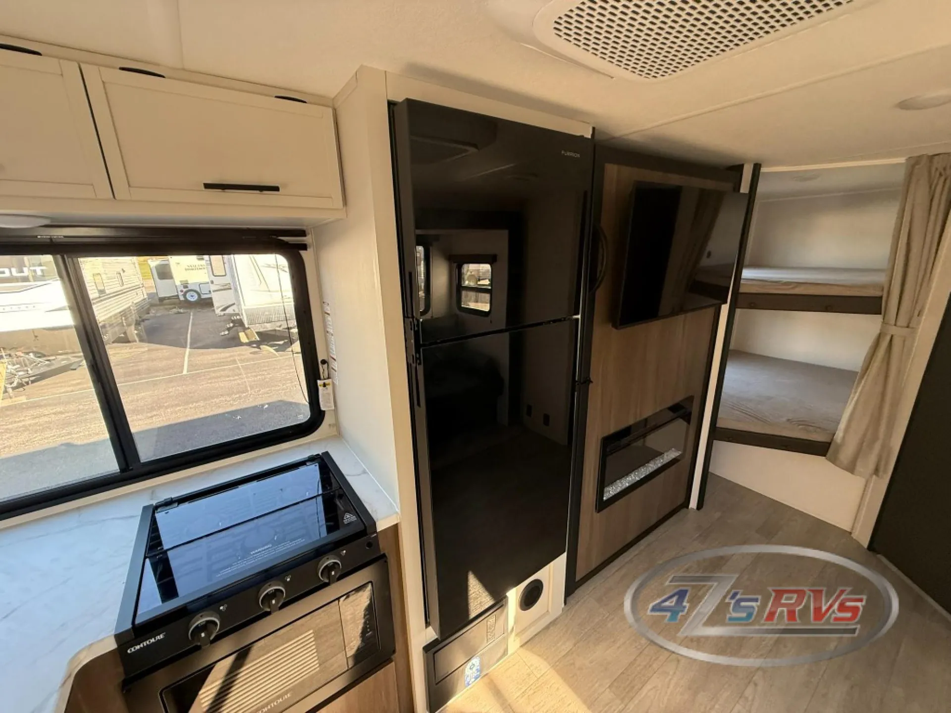 2027 Forest River Avenger 26DBS — Photo 5