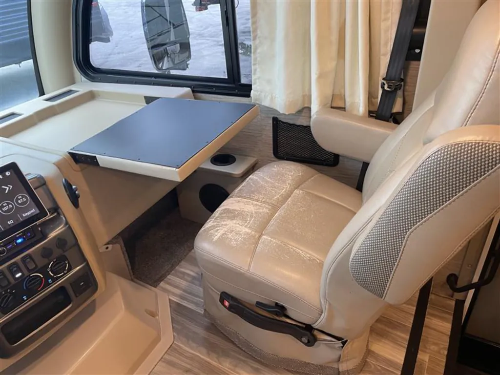 2021 Thor Motor Coach Axis 24.3, Photos photo 29