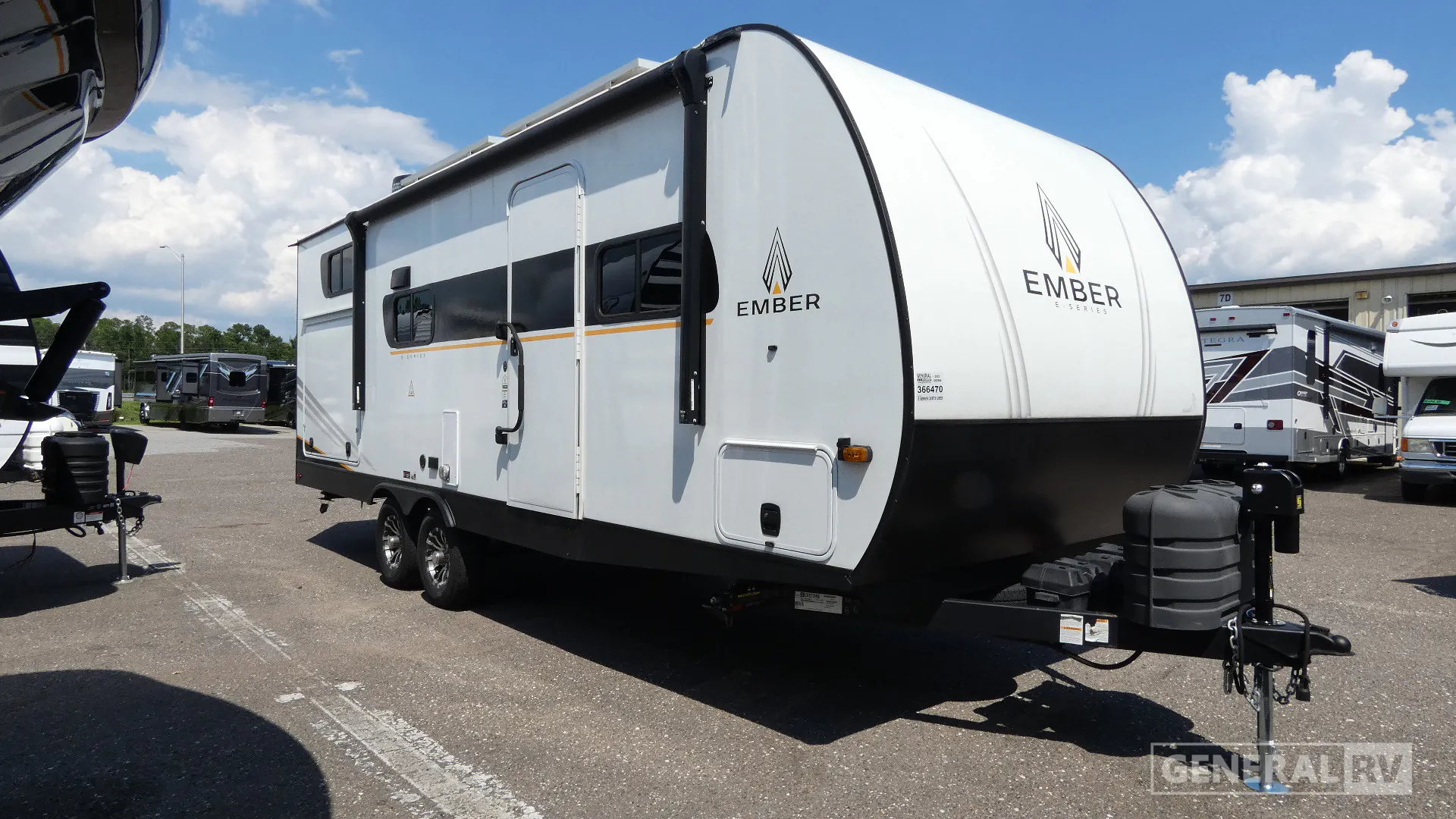 2025 Ember RV E-Series 22ETS - Photo 2