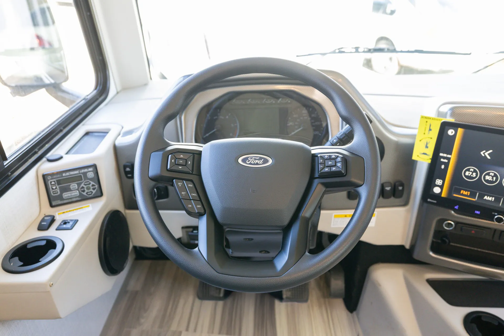 2026 Thor Motor Coach Windsport 29L - Photo 4