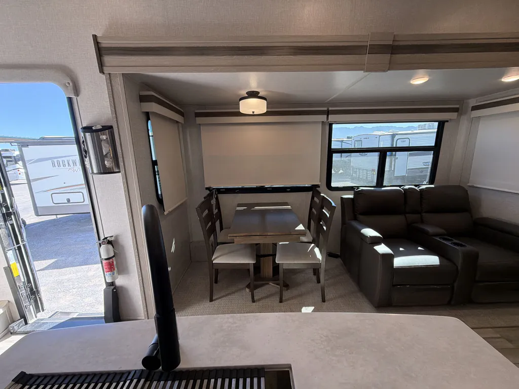 2022 Forest River Rockwood Signature 8294BS, Photos photo 18