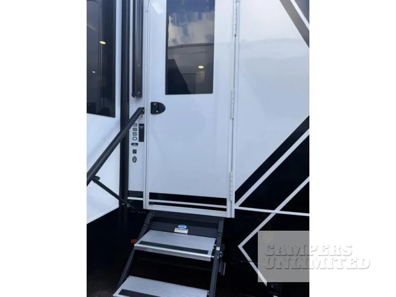 2026 Brinkley Model G 3950 - Photo 4