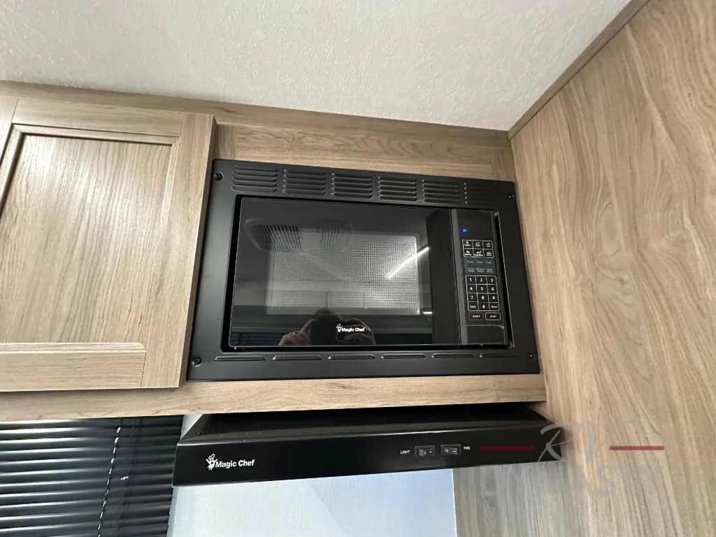 2025 Coachmen Freedom Express Select 29SE, Photos photo 32