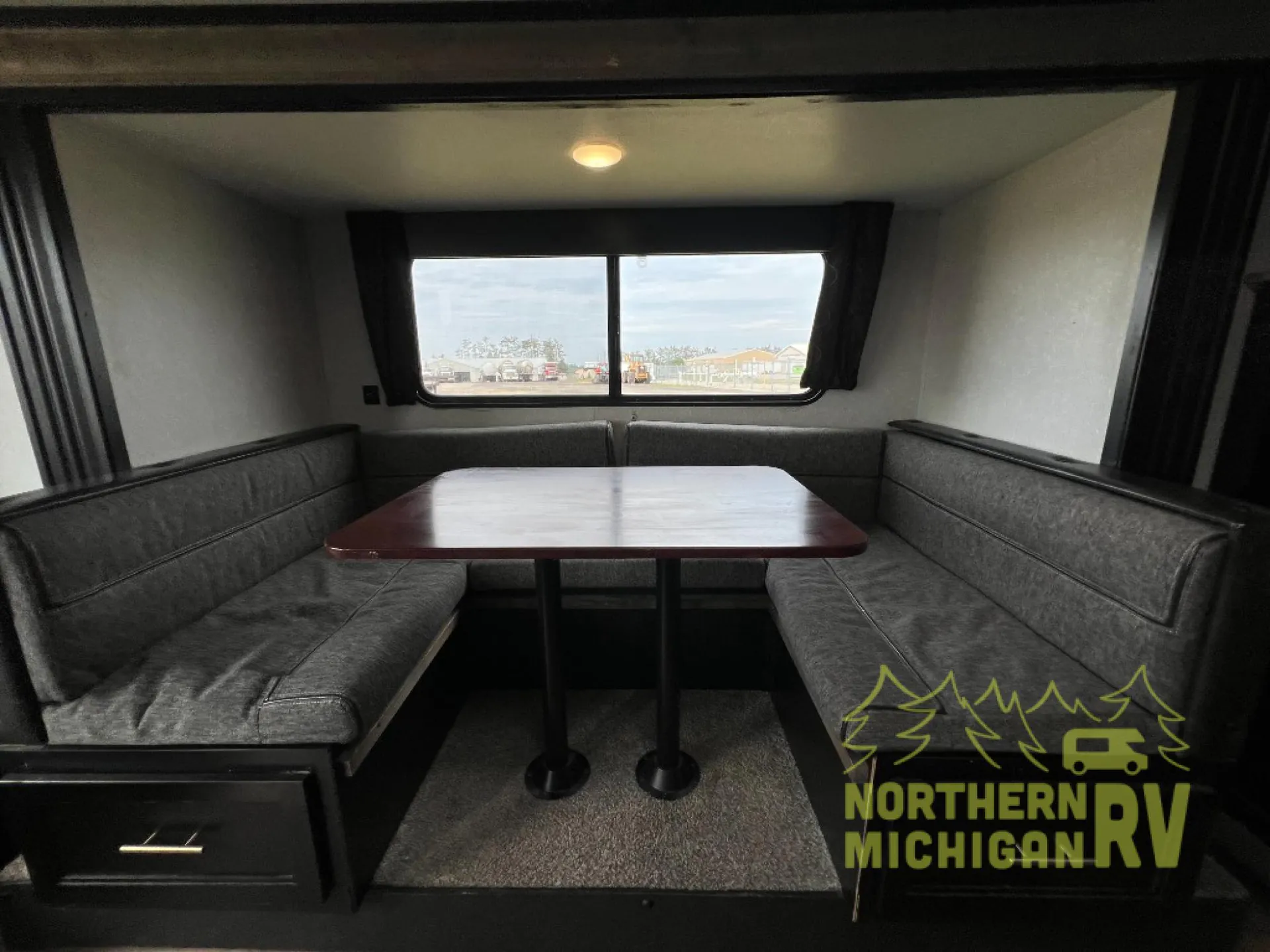 2021 Forest River Cherokee Grey Wolf 23MK — Photo 6