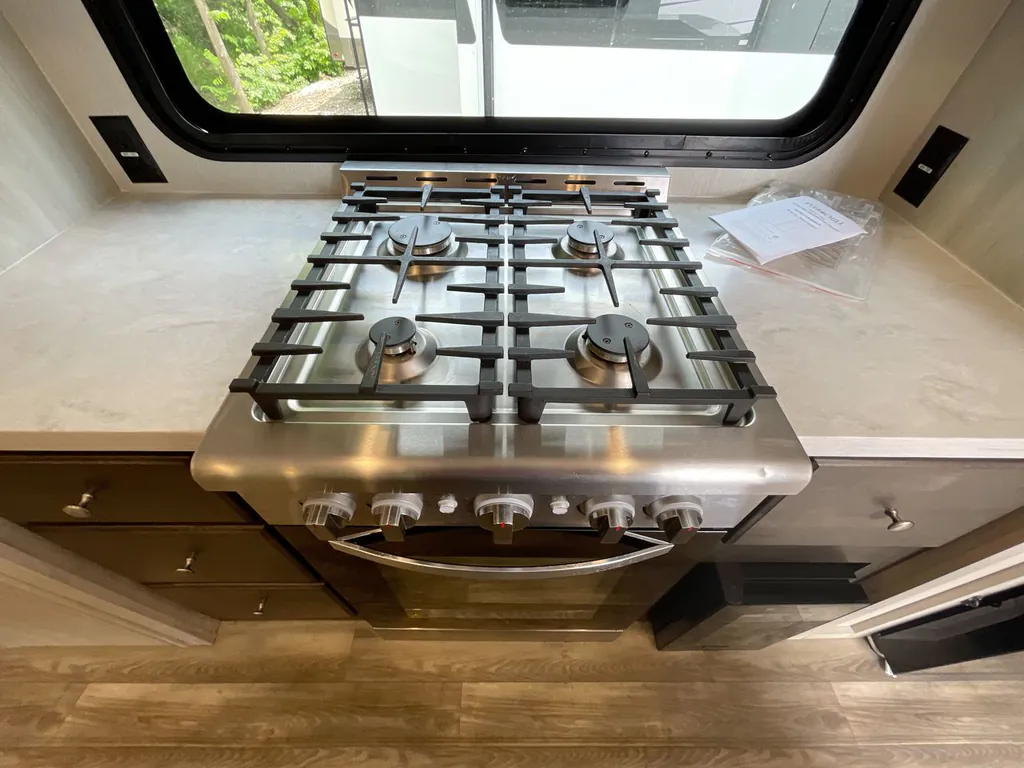 2023 Forest River Cardinal Luxury 380RLX, Photos photo 13