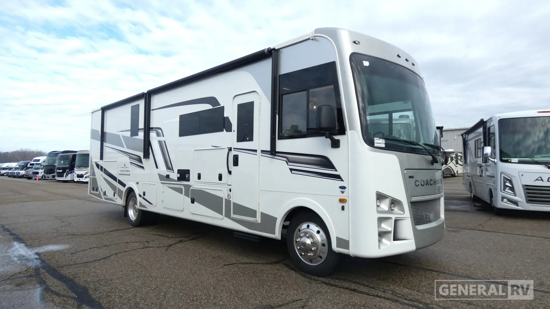 2026 Coachmen Mirada 33SS - Photo 2