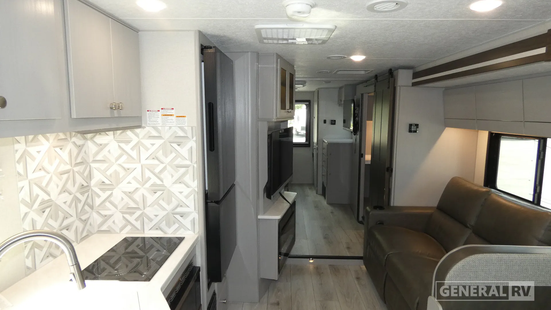 2025 Coachmen Entourage 340BH - Photo 3