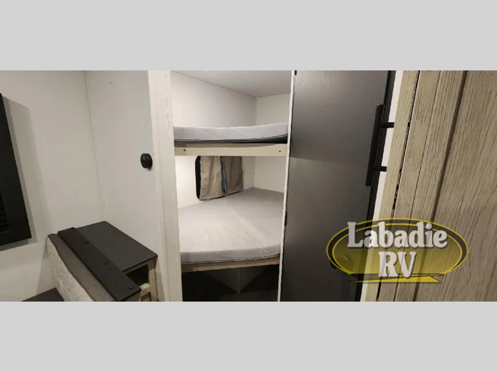 2027 Shasta RVs i-5 Edition 525RS, Photos photo 17