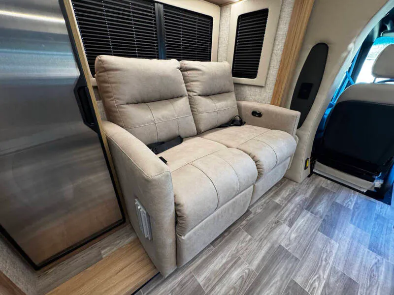 2026 Tiffin Wayfarer 25 XLW, Photos photo 13