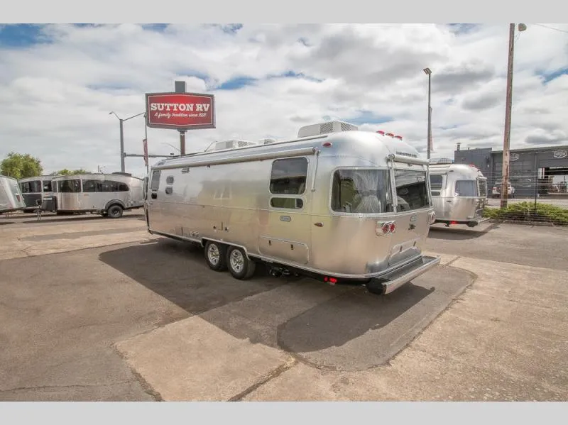 2026 Airstream Classic 28RB - Photo 4