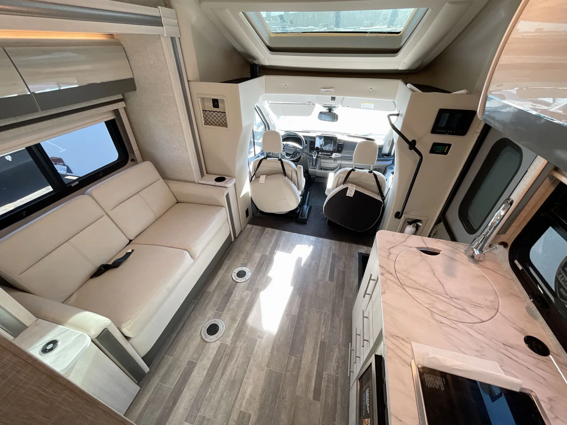 2024 Thor Motor Coach Gemini AWD 24KB — living area main