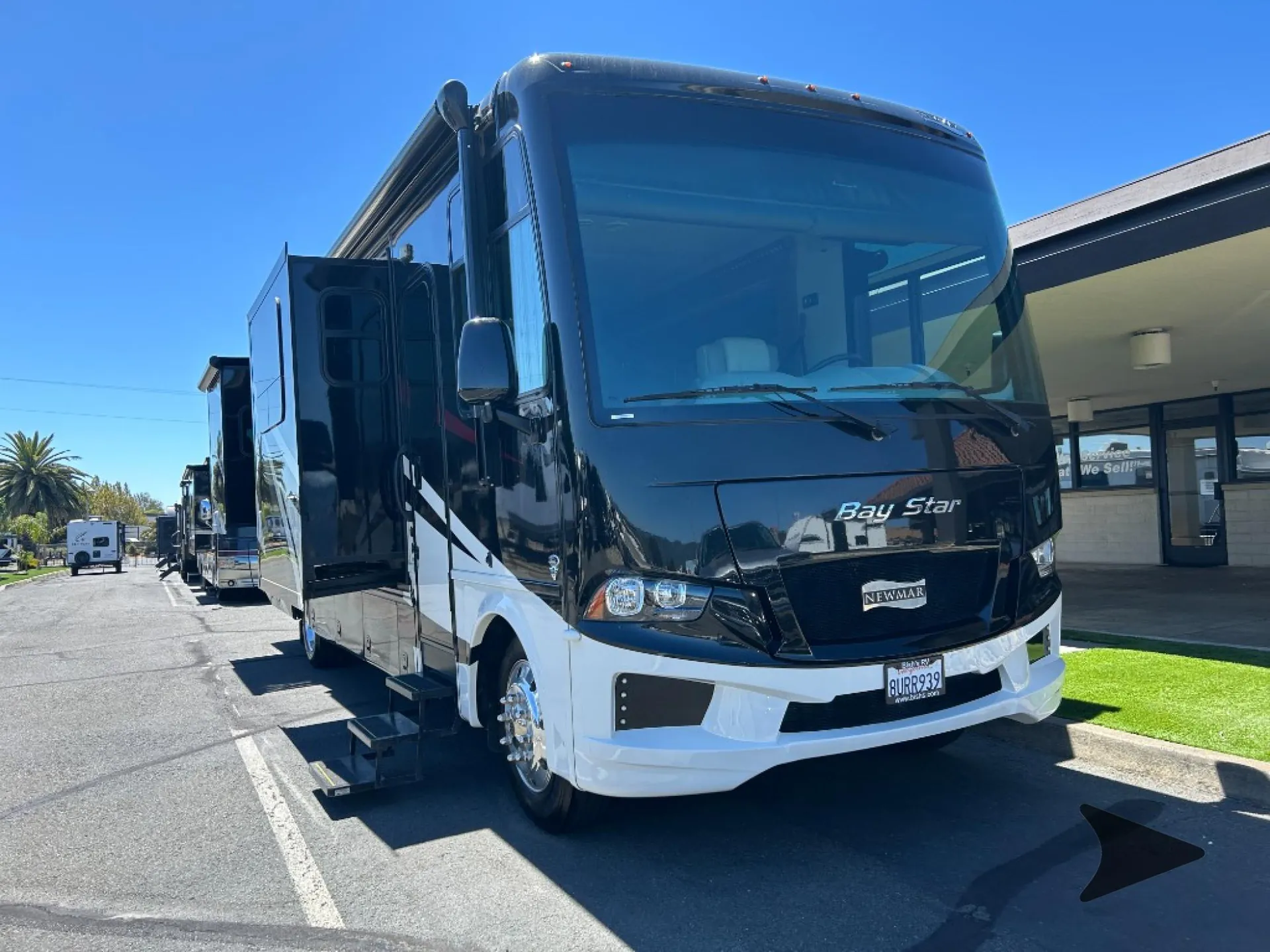 2021 Newmar Bay Star 3408 - Photo 2
