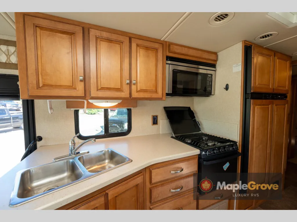 2014 Winnebago Vista 35B, Photos photo 42