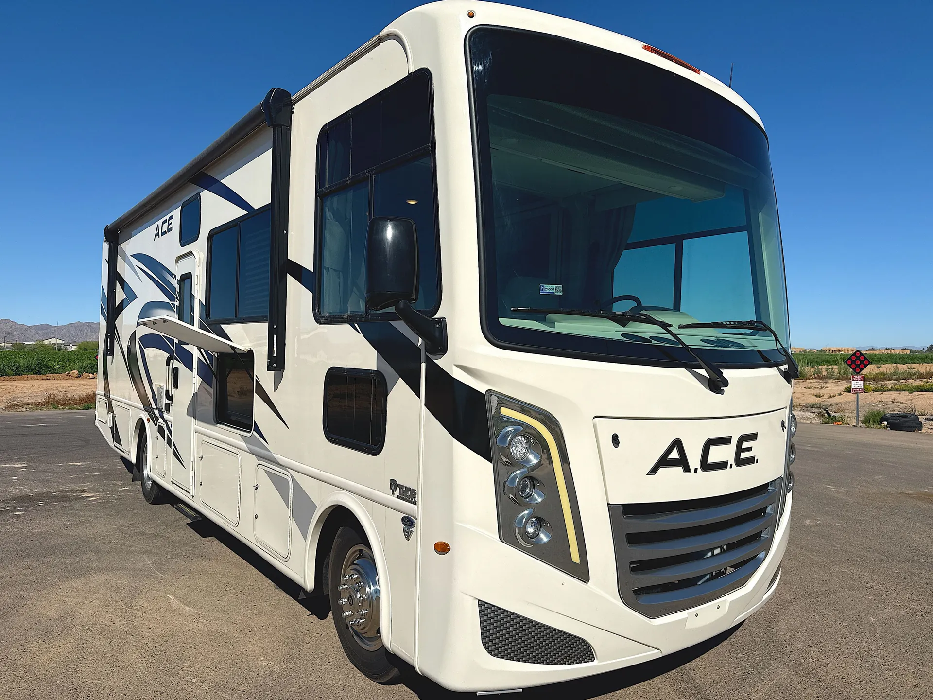 2023 Thor Motor Coach A.C.E 29G - Photo 2