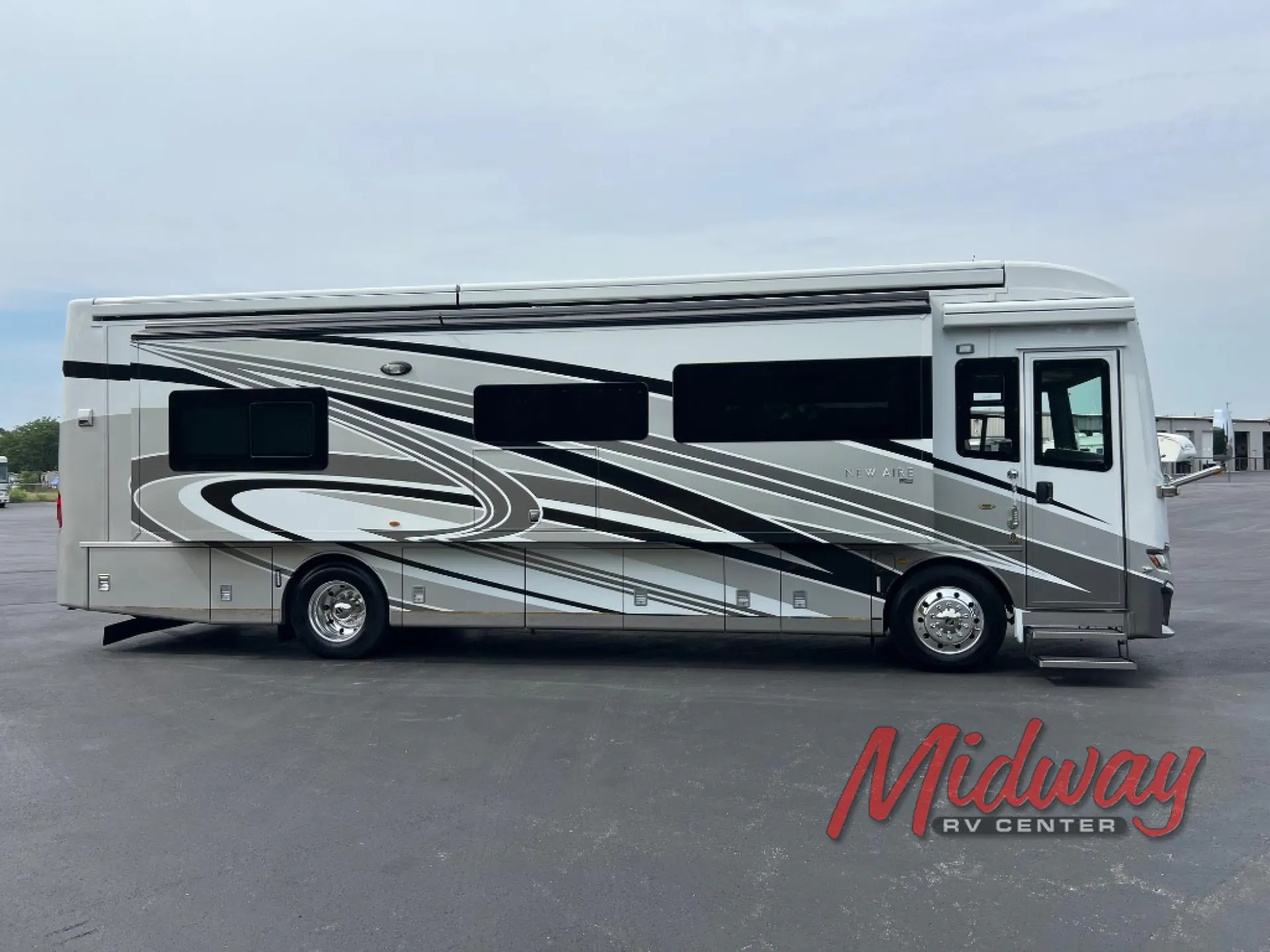 2022 Newmar New Aire 3545 - Photo 2