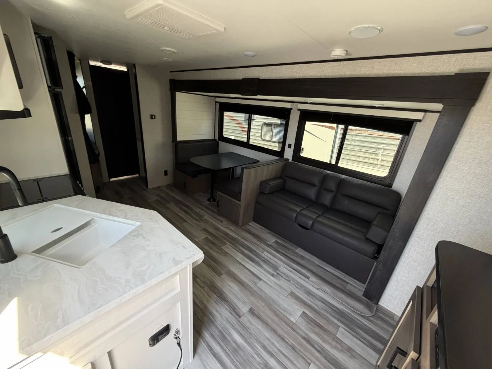 2024 Jayco Jay Flight 267BHS - Photo 3