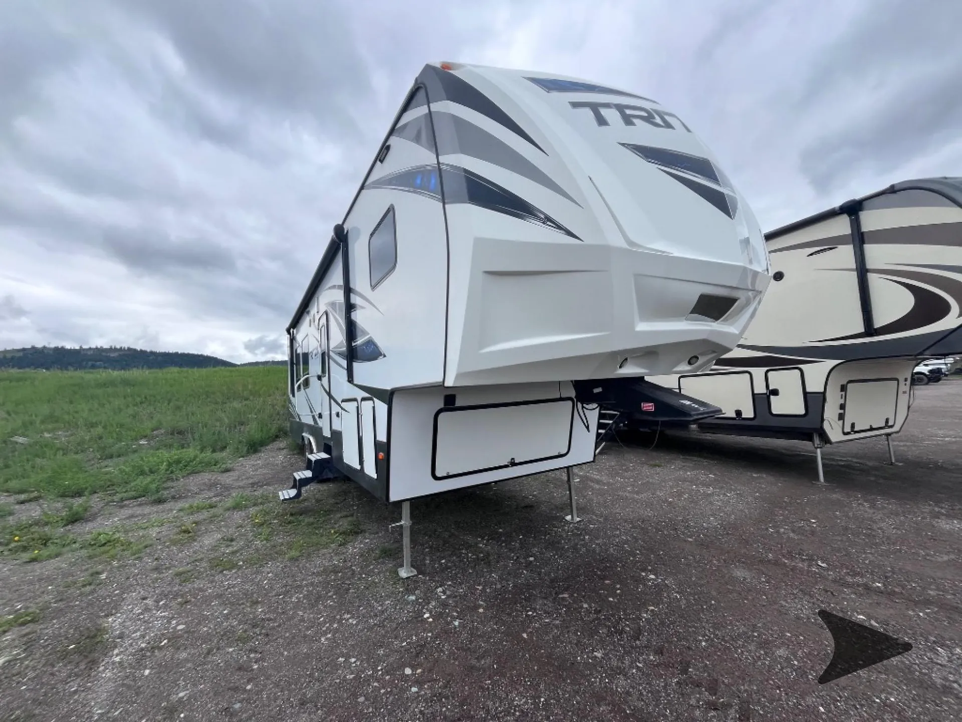 2018 Dutchmen Voltage Triton 3351 - Photo 2