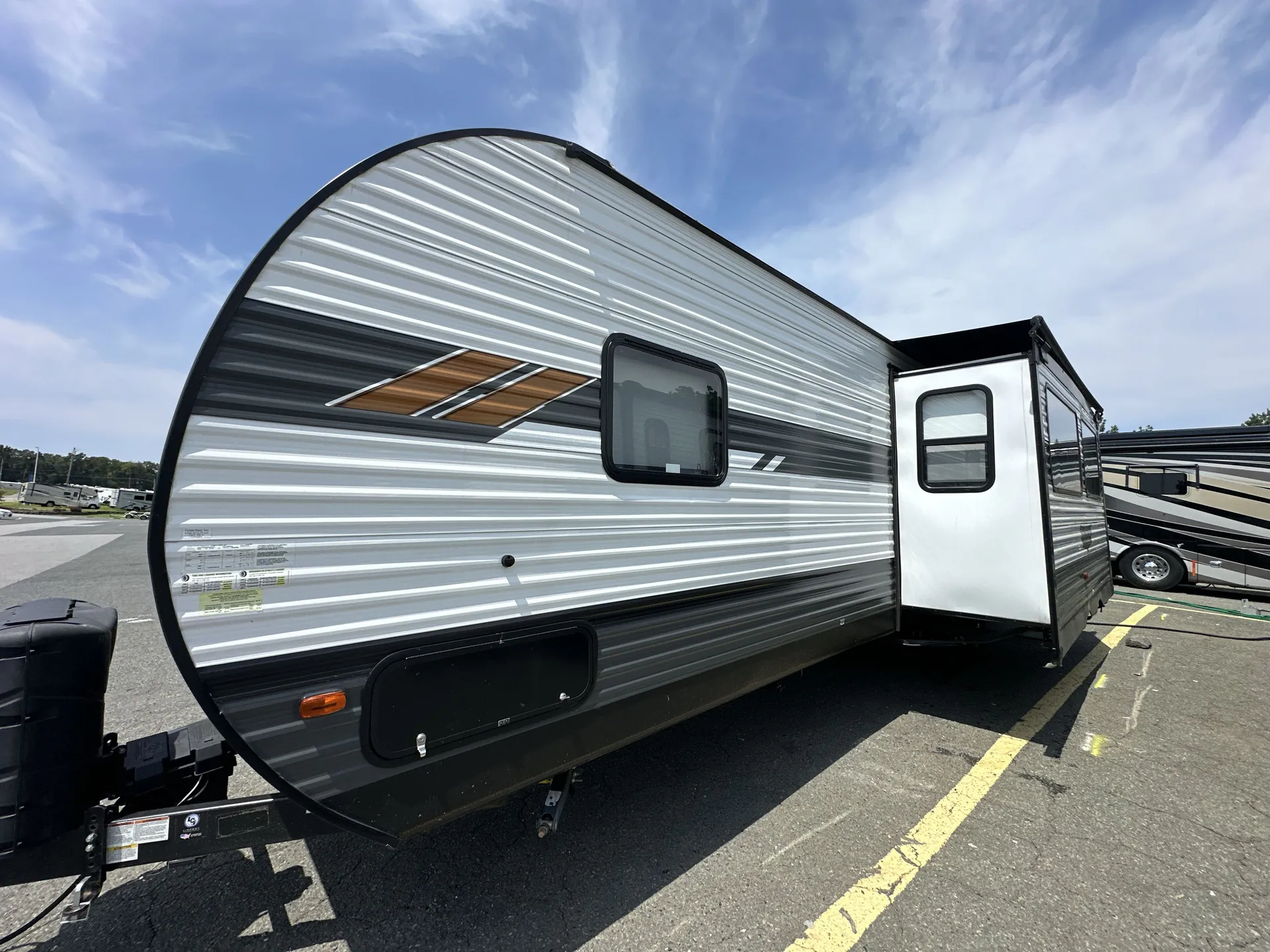 2022 Forest River Wildwood 29VBUD — off campside