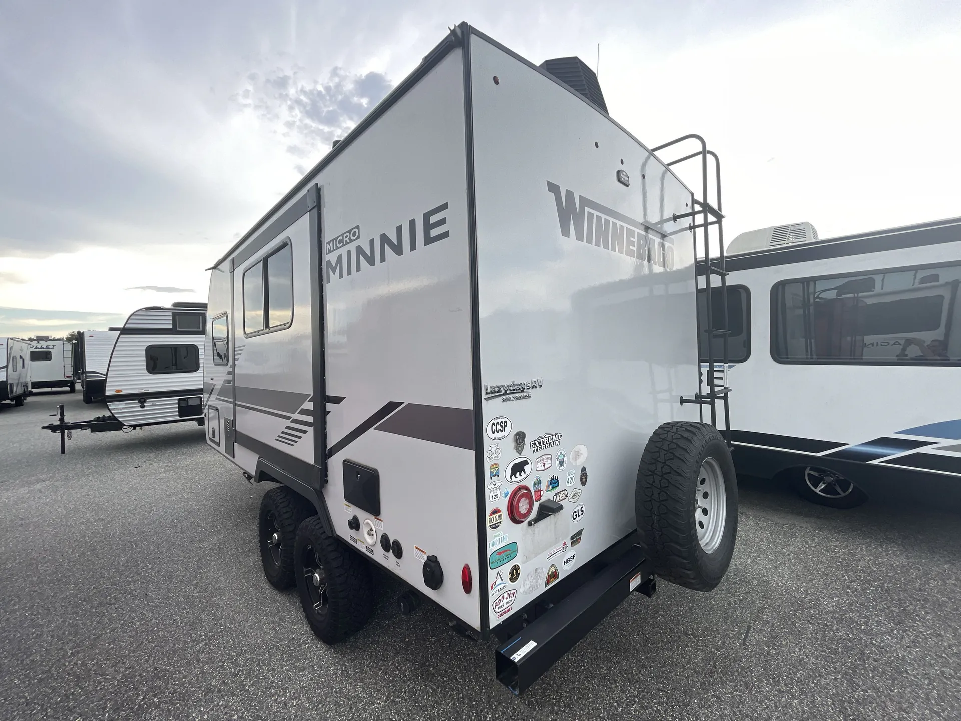 2022 Winnebago Micro Minnie 1808FBS — living area main