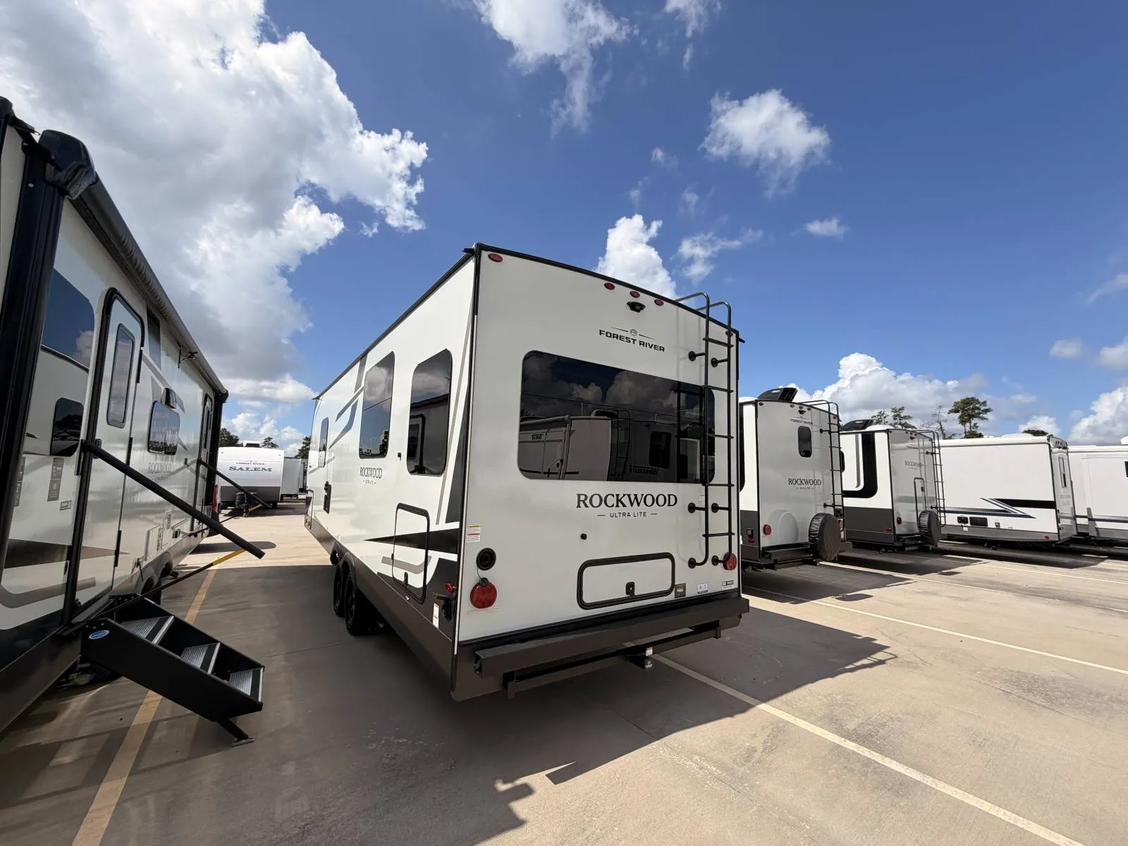 2027 Forest River Rockwood Ultra Lite 302RDT - Photo 3