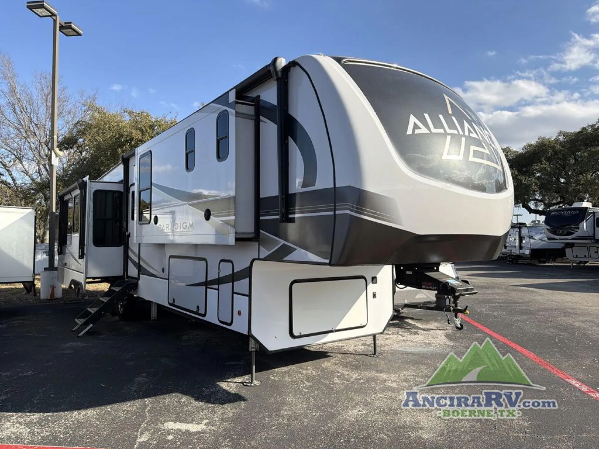 2023 Alliance RV Paradigm 382RK - Photo 4