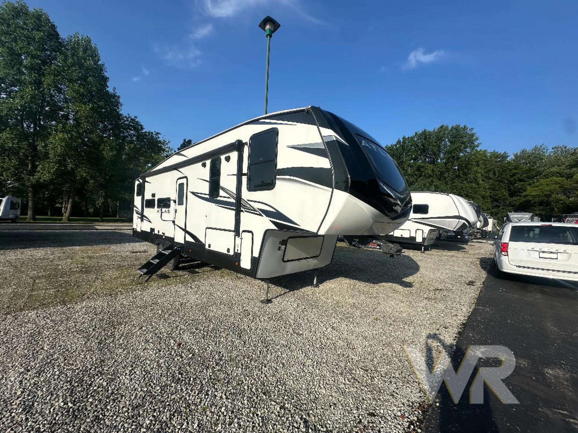 2022 Dutchmen Atlas 2942BHF - Photo 2