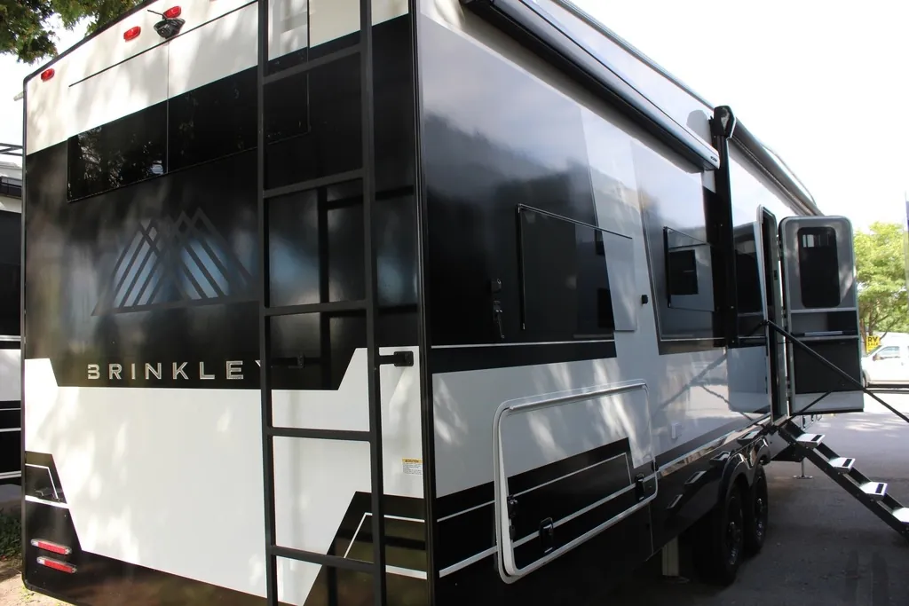 2026 Brinkley Model Z 2810, Photos photo 10
