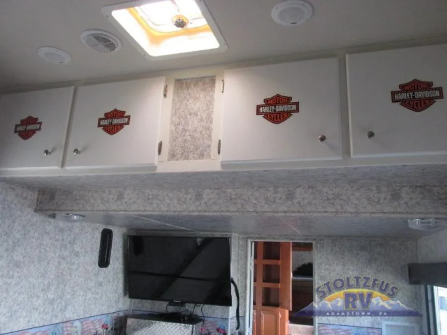 2010 Forest River RV Wildwood Sport LE Used    356 SRV - Photo 4