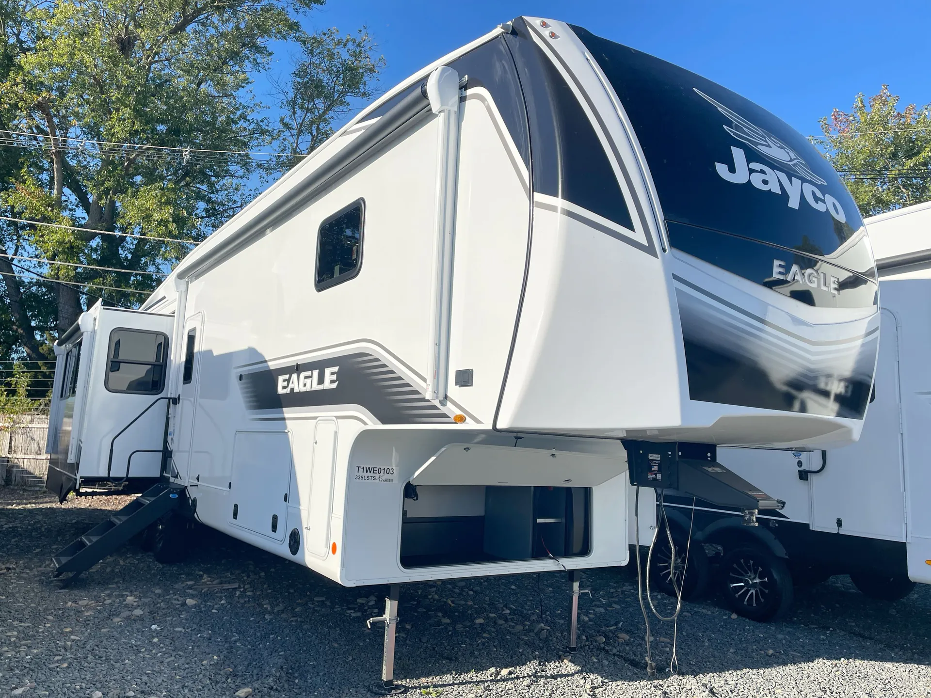 2026 Jayco Eagle 335LSTS - Photo 2