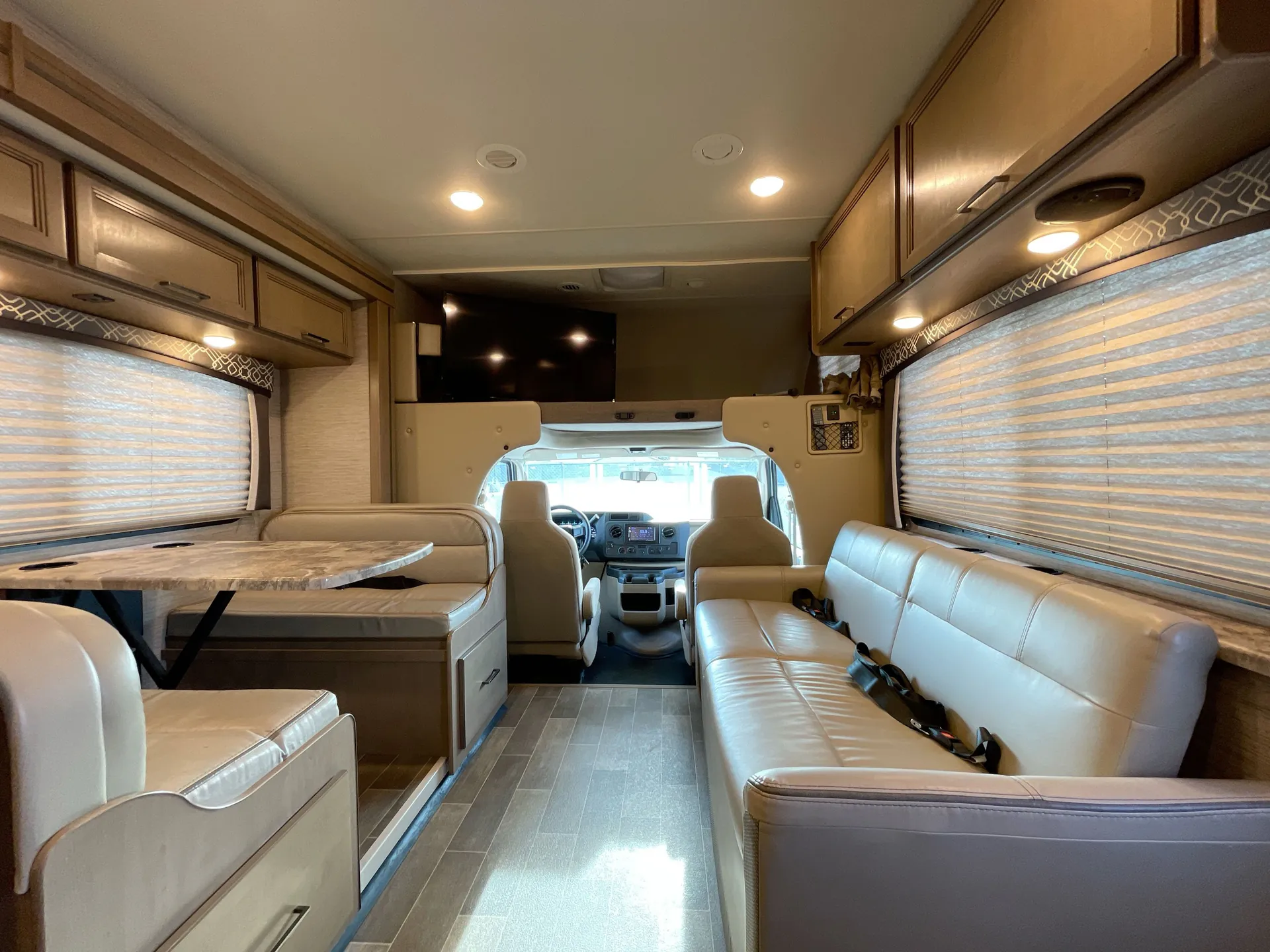 2021 Thor Motor Coach Chateau 31EV — living area main