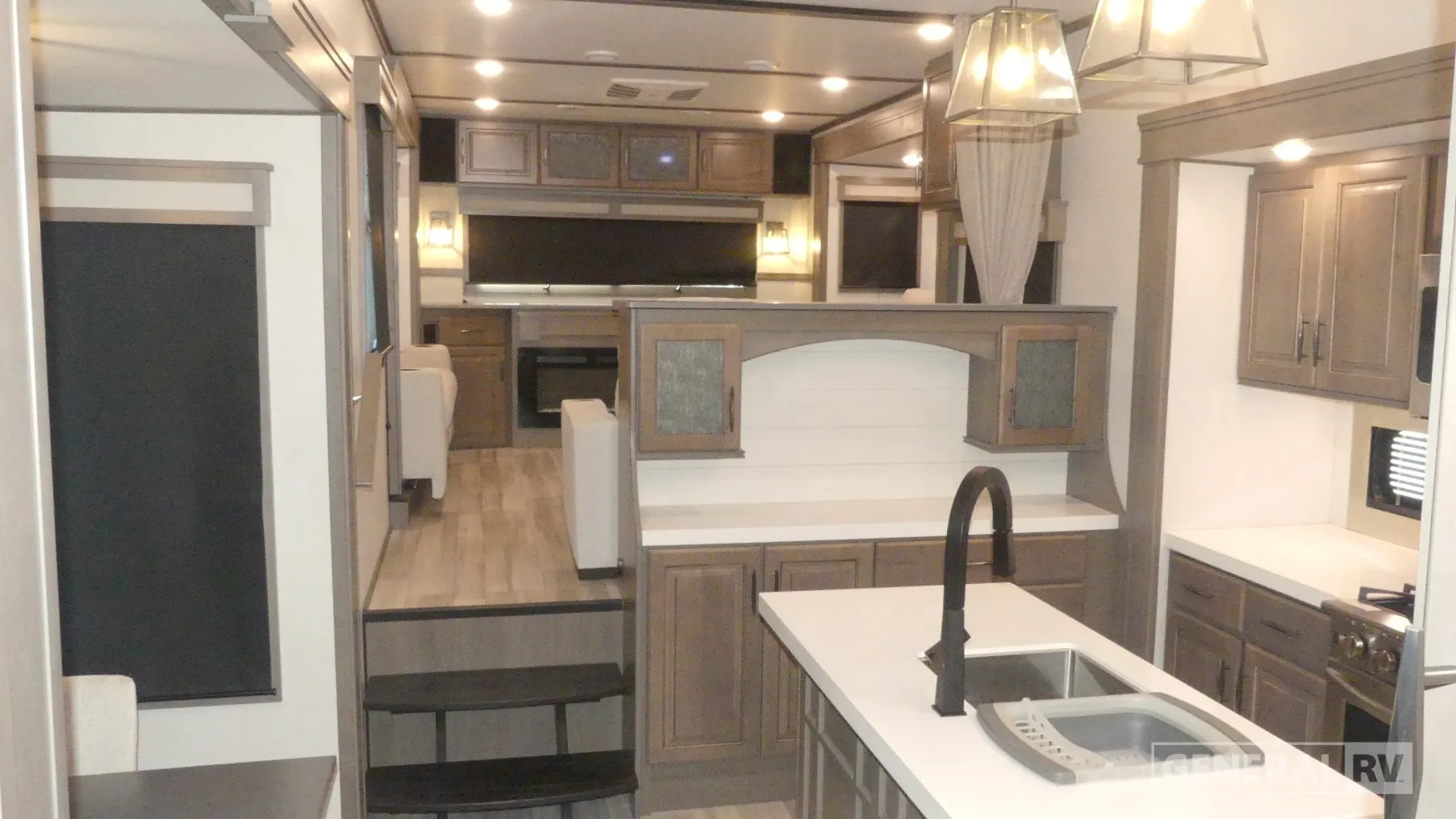 2024 Grand Design Solitude 376RD - Photo 3