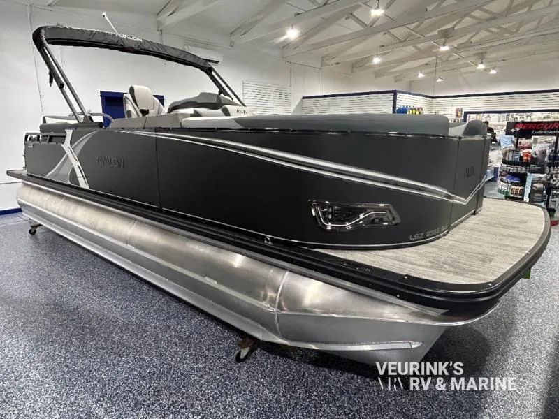 2026 Avalon Avalon LSZ 2385 QLS - Tritoon - Mercury 200hp - Main photo