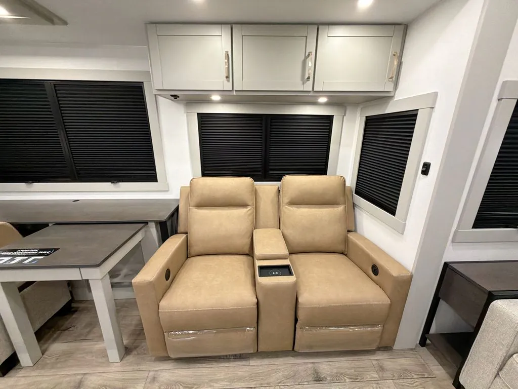 2026 Brinkley Model Z 3600, Photos photo 23