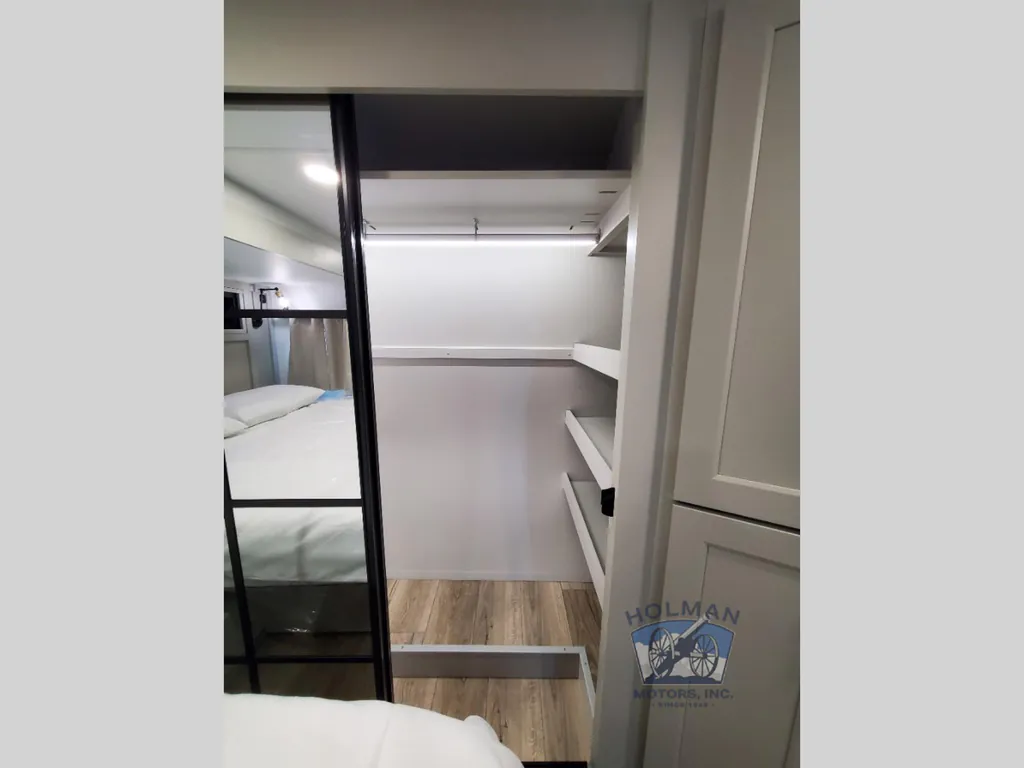 2026 Brinkley Model G 4100, Photos photo 60