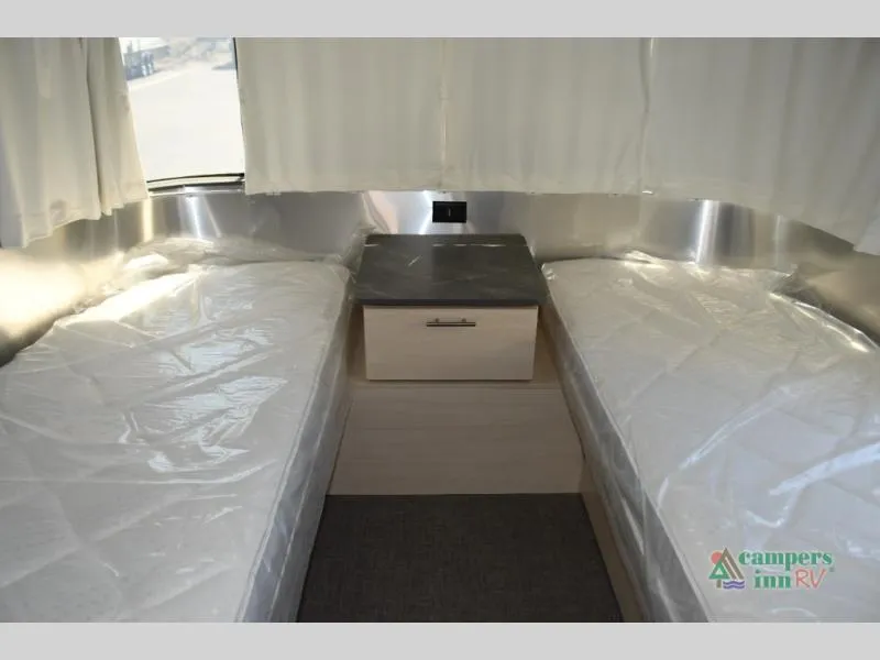 2026 Airstream Flying Cloud 25FB - Photo 3