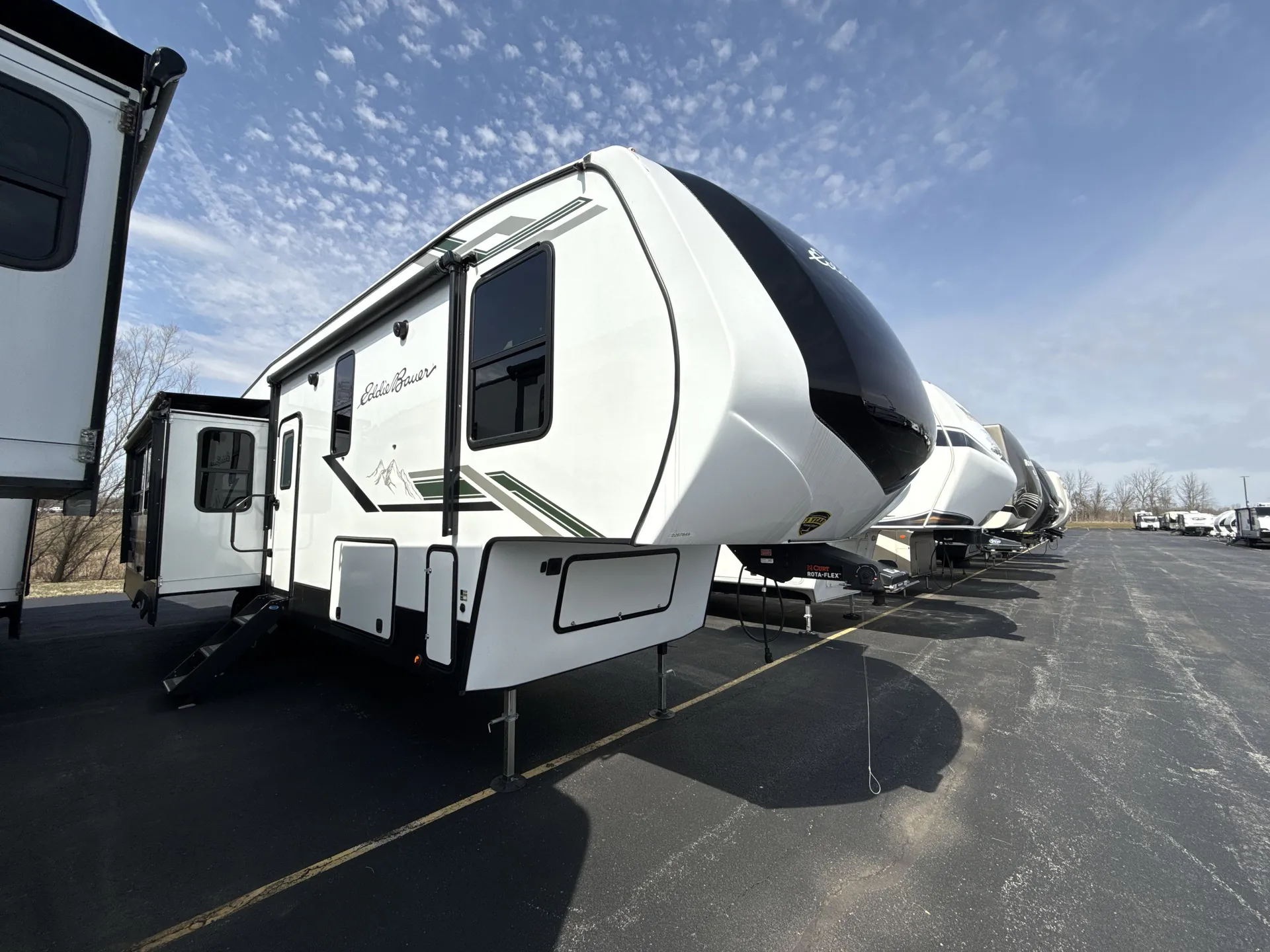 2024 Dutchmen Eddie Bauer 310RL - Photo 2