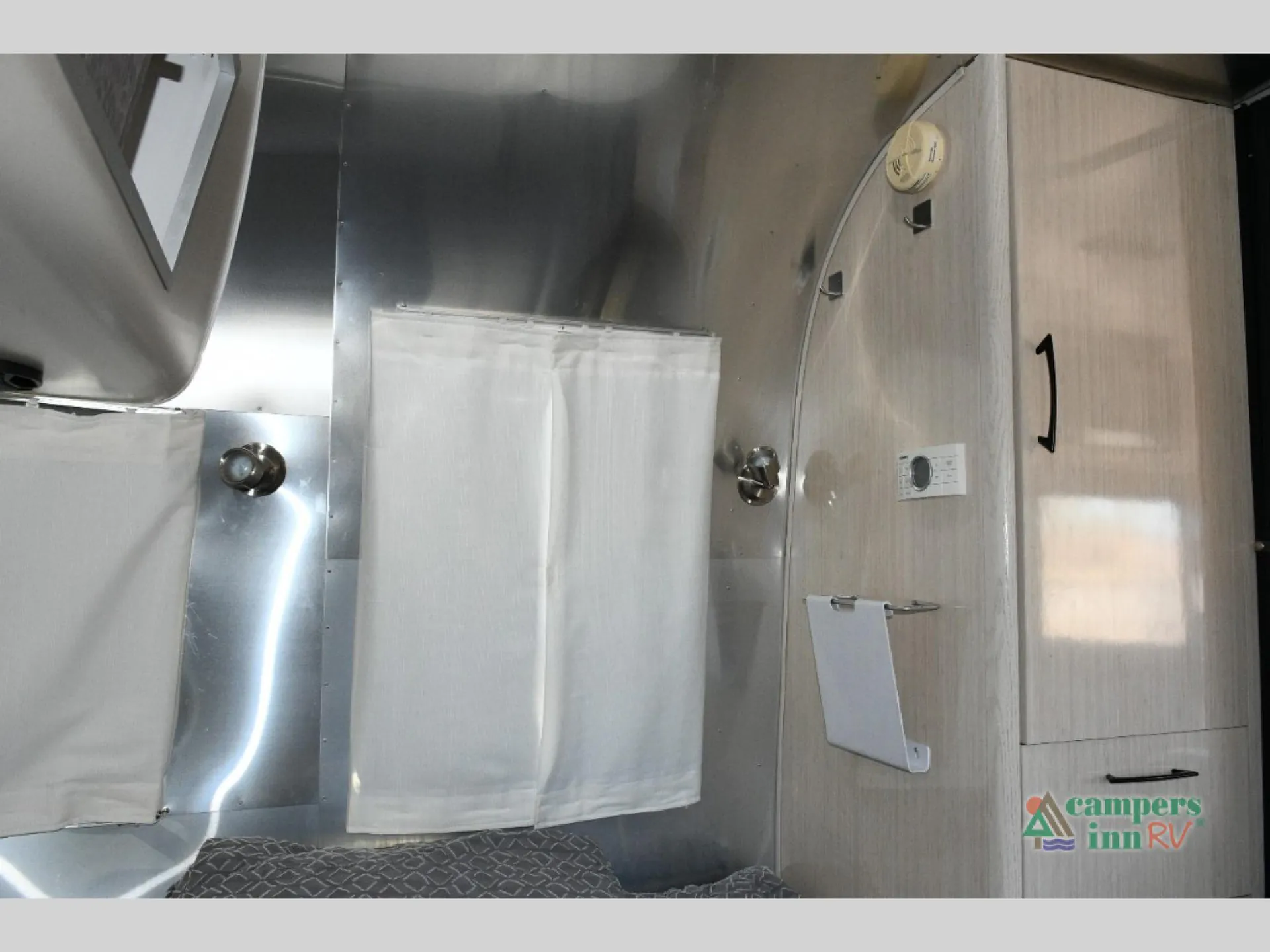 2019 Airstream International Serenity 23FB - Photo 3