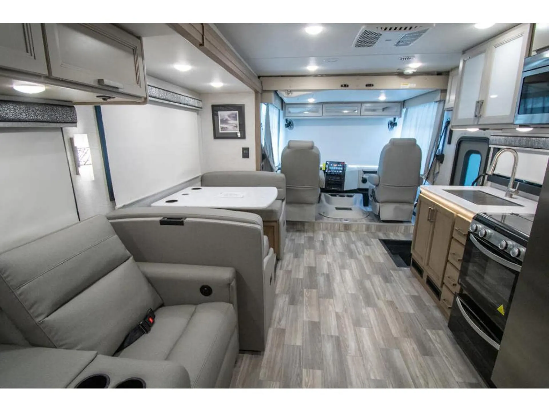 2026 Thor Motor Coach Luminate GG35 - Photo 3