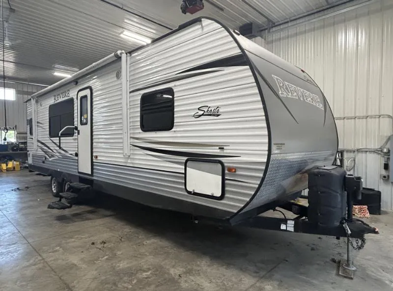 2015 Shasta Revere 29RK - Photo 2