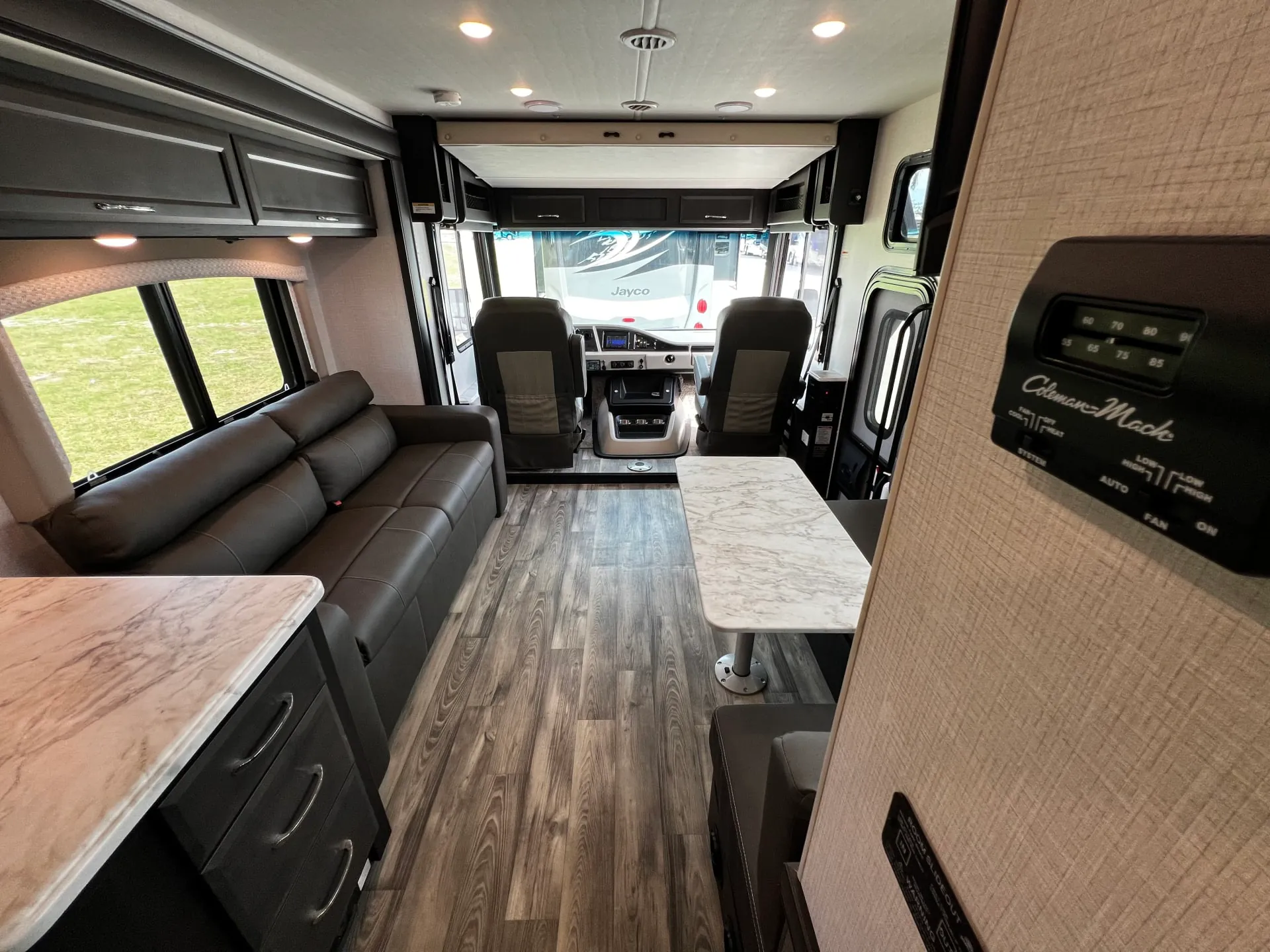 2024 Fleetwood Flair 29M - Photo 4