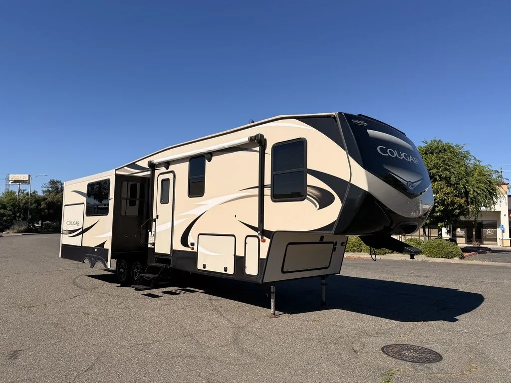 2018 Keystone Cougar 338RLK - Photo 3